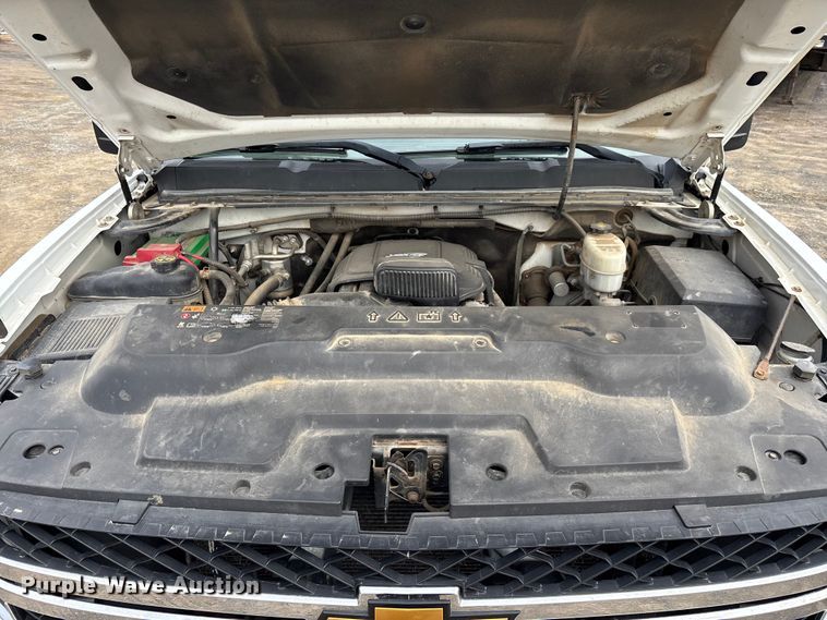 image for item EM5032 2013 Chevrolet Silverado 3500HD Crew Cab utility bed pickup truck