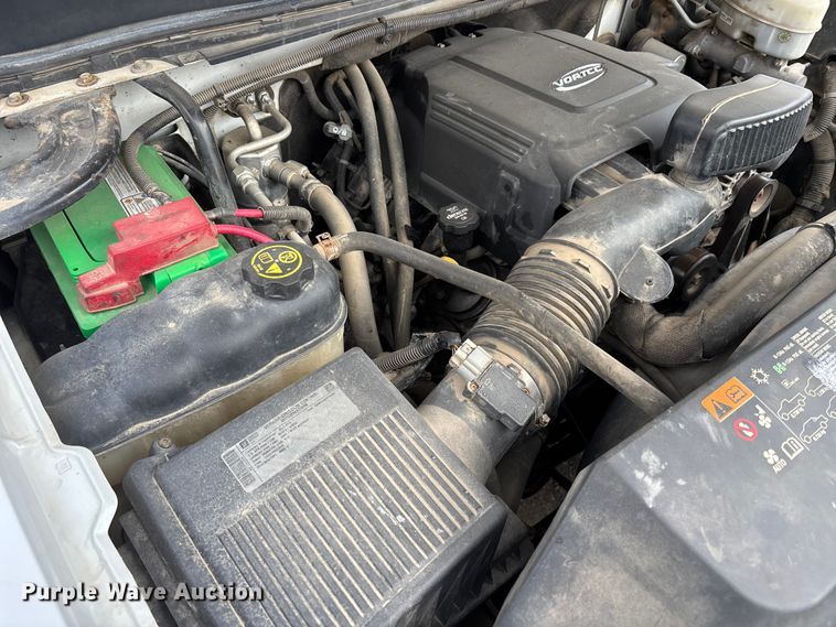 image for item EM5032 2013 Chevrolet Silverado 3500HD Crew Cab utility bed pickup truck