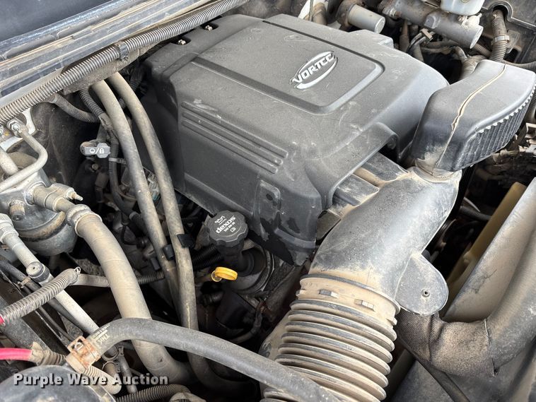 image for item EM5032 2013 Chevrolet Silverado 3500HD Crew Cab utility bed pickup truck