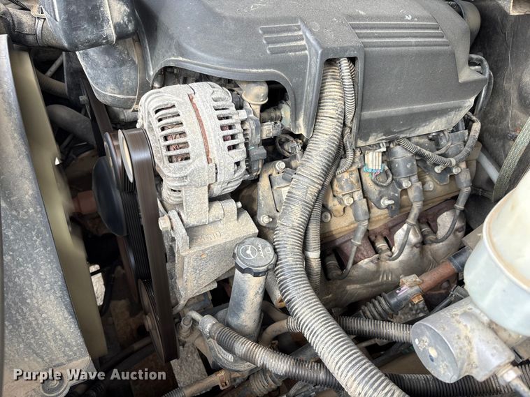 image for item EM5032 2013 Chevrolet Silverado 3500HD Crew Cab utility bed pickup truck