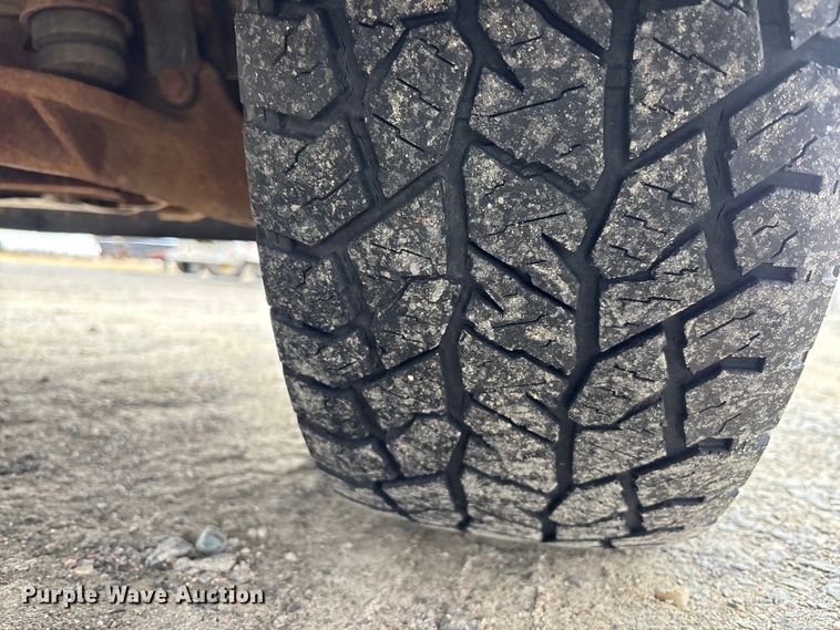 image for item EM5032 2013 Chevrolet Silverado 3500HD Crew Cab utility bed pickup truck