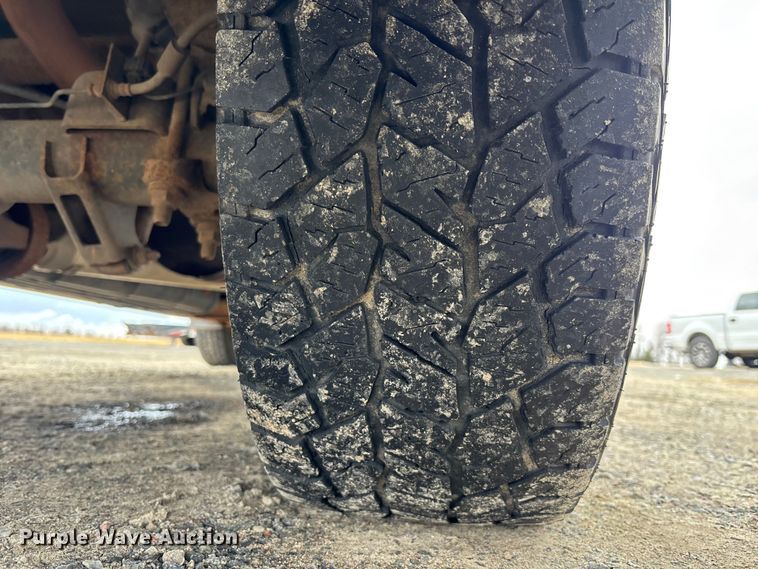 image for item EM5032 2013 Chevrolet Silverado 3500HD Crew Cab utility bed pickup truck