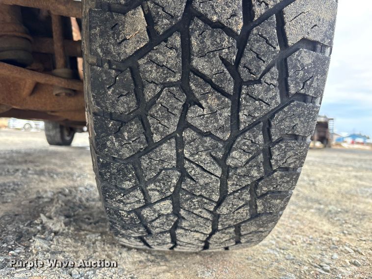 image for item EM5032 2013 Chevrolet Silverado 3500HD Crew Cab utility bed pickup truck