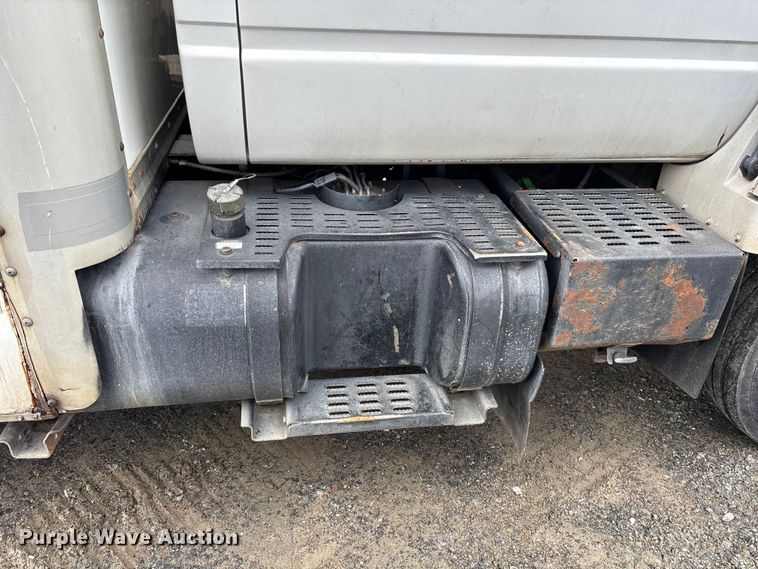 image for item EM5035 2000 GMC C5500 box truck