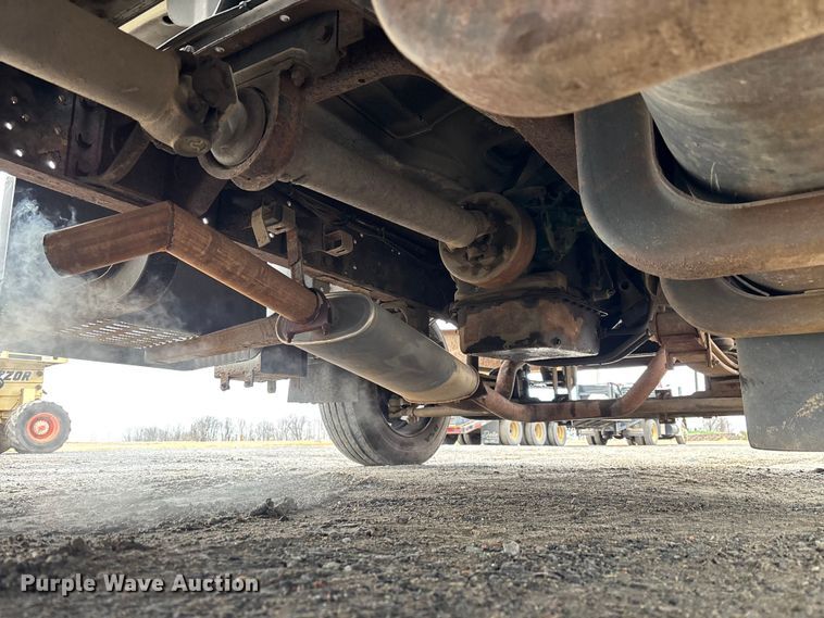 image for item EM5035 2000 GMC C5500 box truck