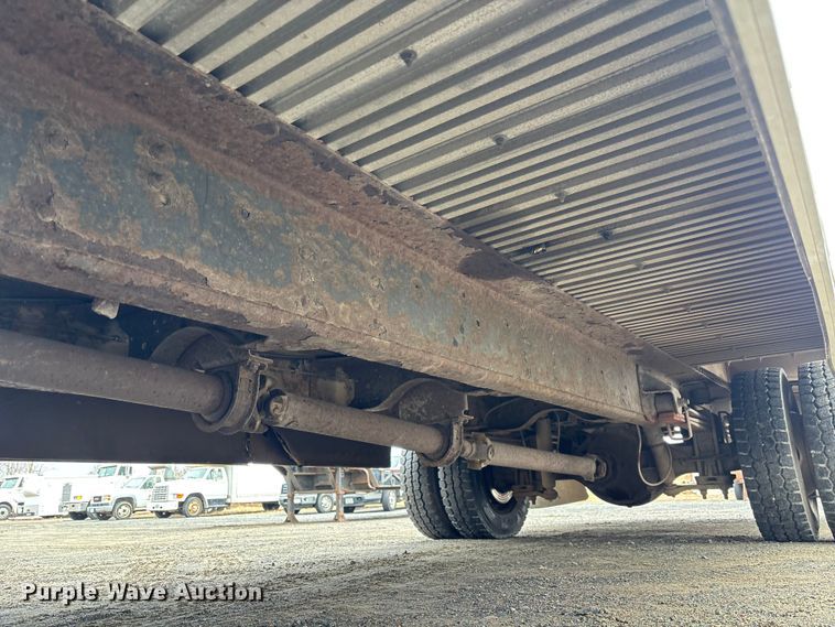 image for item EM5035 2000 GMC C5500 box truck