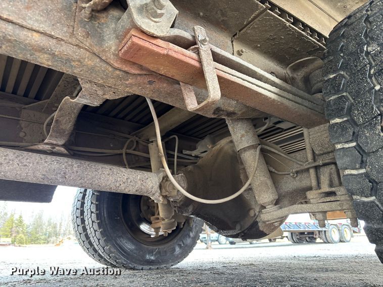 image for item EM5035 2000 GMC C5500 box truck