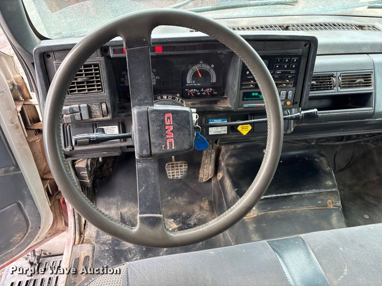 image for item EM5035 2000 GMC C5500 box truck