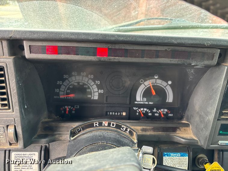 image for item EM5035 2000 GMC C5500 box truck