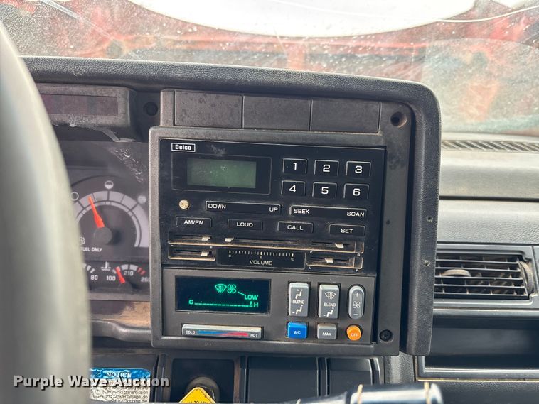 image for item EM5035 2000 GMC C5500 box truck