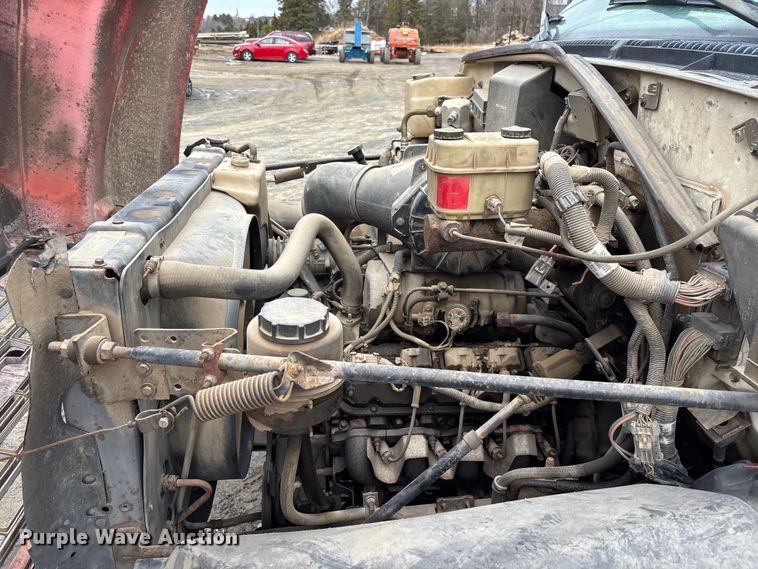 image for item EM5035 2000 GMC C5500 box truck