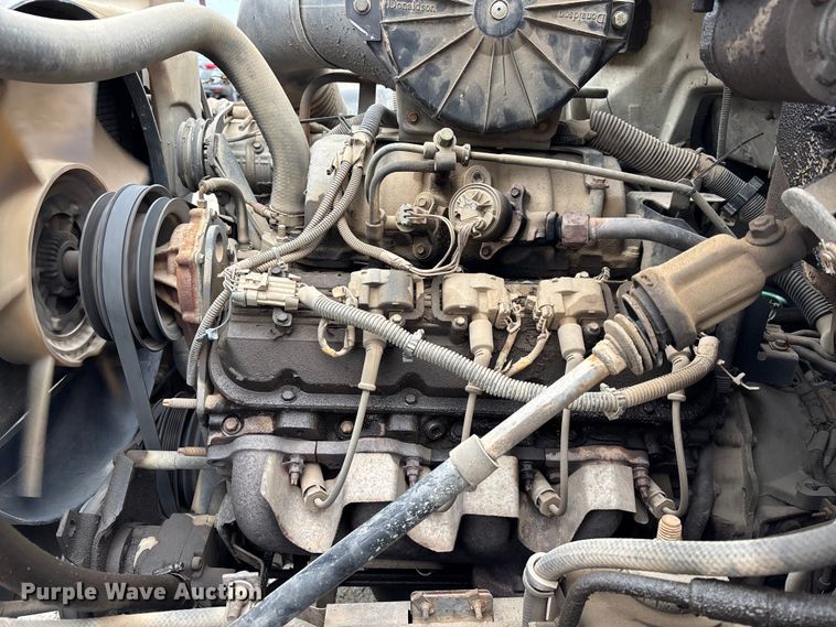 image for item EM5035 2000 GMC C5500 box truck