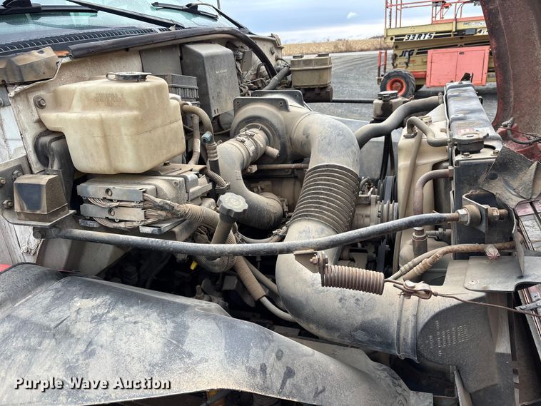 image for item EM5035 2000 GMC C5500 box truck