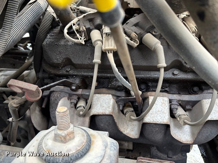 image for item EM5035 2000 GMC C5500 box truck