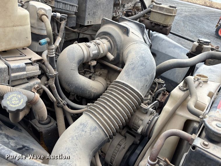 image for item EM5035 2000 GMC C5500 box truck