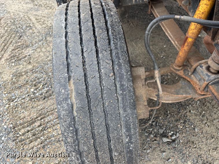 image for item EM5035 2000 GMC C5500 box truck