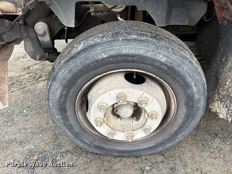 image for item EM5035 2000 GMC C5500 box truck