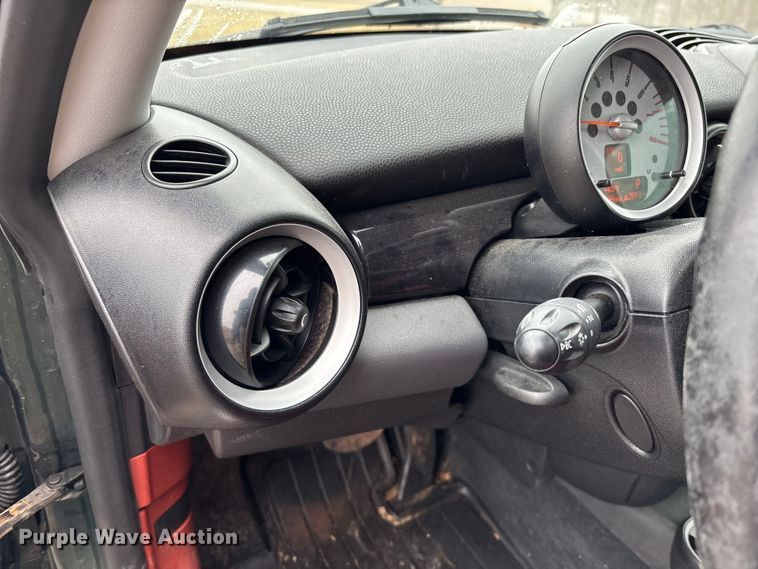 image for item EM5043 2009 Mini Cooper 