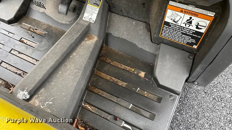 image for item EN5993 2012 John Deere XUV550 S4 utility vehicle