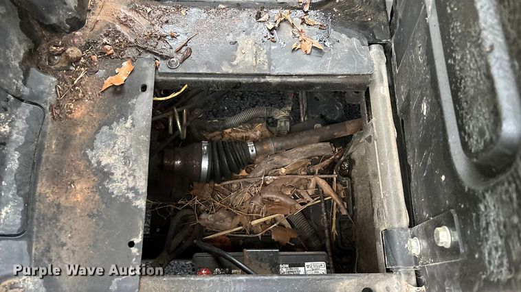 image for item EN5993 2012 John Deere XUV550 S4 utility vehicle