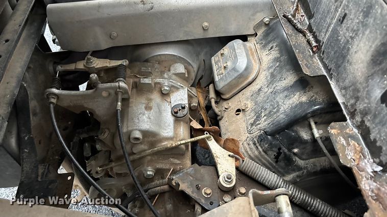 image for item EN5993 2012 John Deere XUV550 S4 utility vehicle