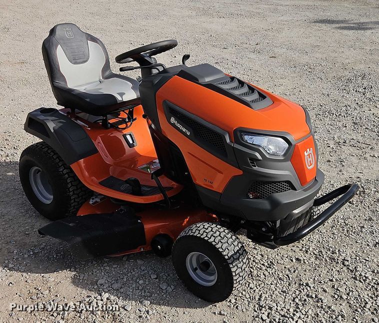 image for item EO4998 Husqvarna TS 142 lawn mower