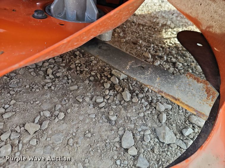 image for item EO4998 Husqvarna TS 142 lawn mower