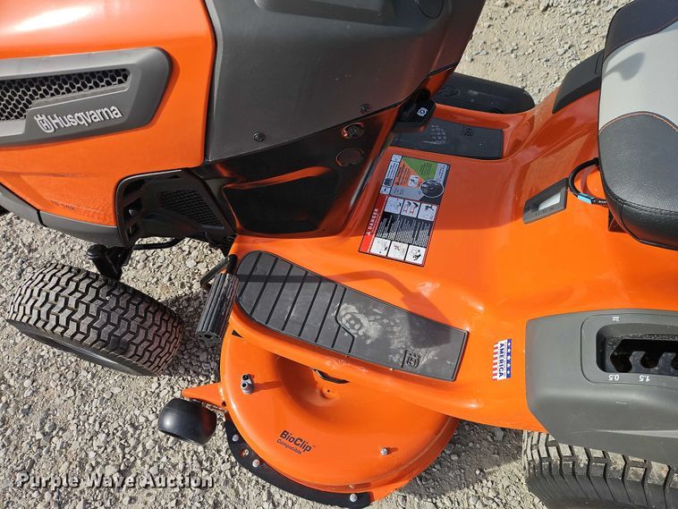 image for item EO4998 Husqvarna TS 142 lawn mower