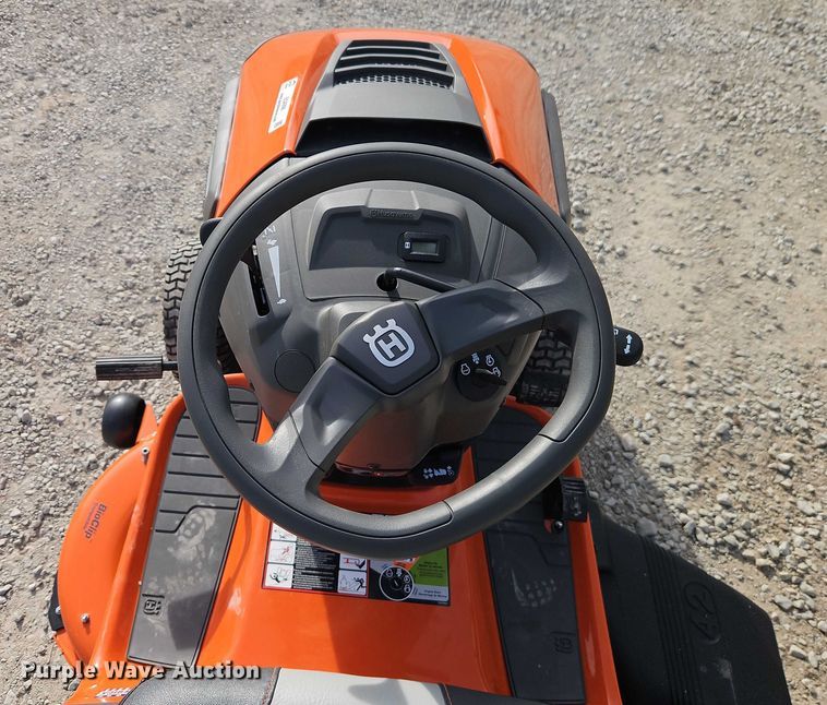 image for item EO4998 Husqvarna TS 142 lawn mower