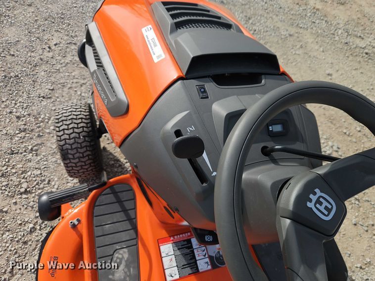 image for item EO4998 Husqvarna TS 142 lawn mower