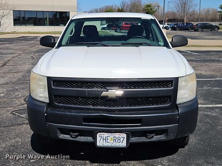 image for item EO7071 2010 Chevrolet Silverado 1500 Ext. Cab pickup truck