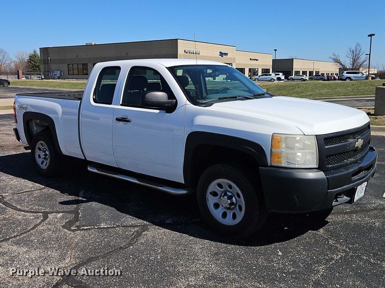 image for item EO7071 2010 Chevrolet Silverado 1500 Ext. Cab pickup truck