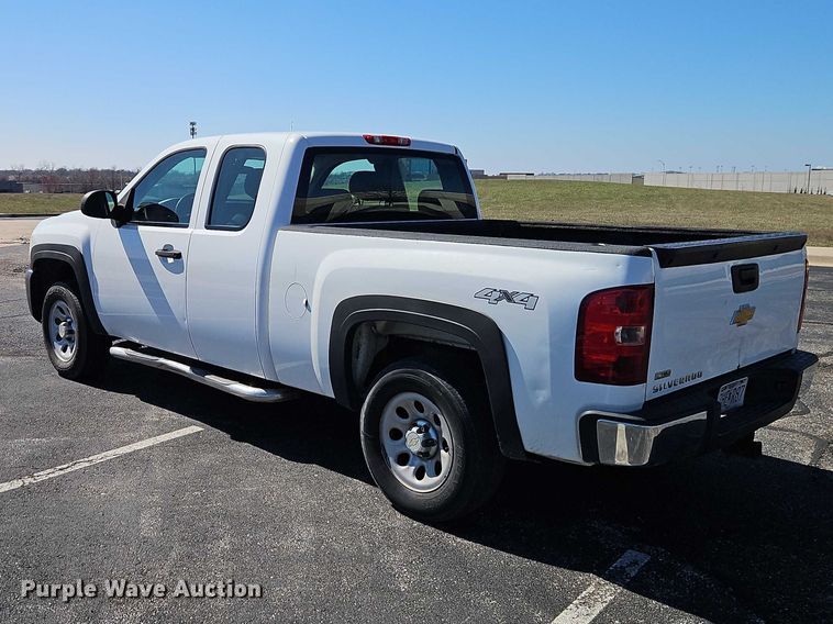 image for item EO7071 2010 Chevrolet Silverado 1500 Ext. Cab pickup truck