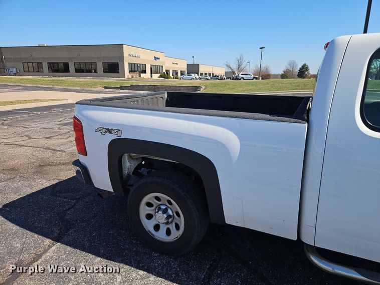 image for item EO7071 2010 Chevrolet Silverado 1500 Ext. Cab pickup truck