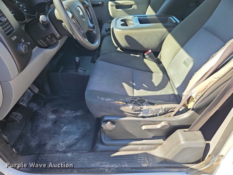 image for item EO7071 2010 Chevrolet Silverado 1500 Ext. Cab pickup truck