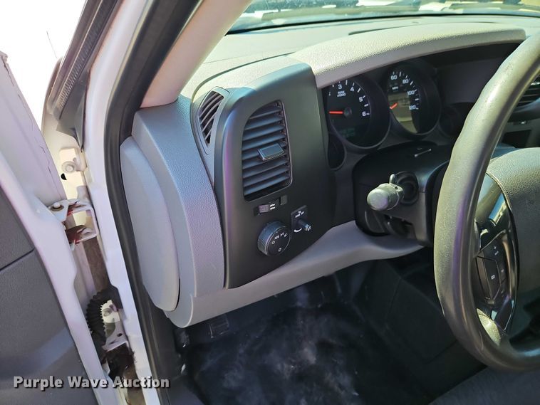 image for item EO7071 2010 Chevrolet Silverado 1500 Ext. Cab pickup truck