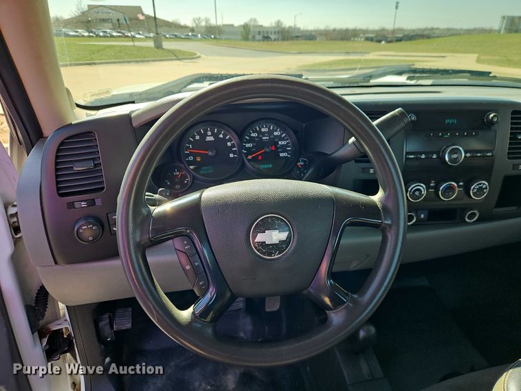 image for item EO7071 2010 Chevrolet Silverado 1500 Ext. Cab pickup truck