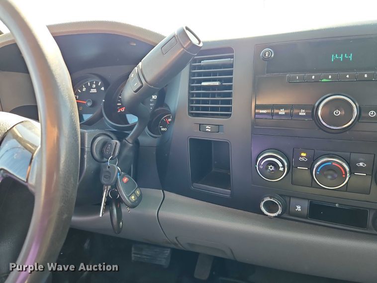 image for item EO7071 2010 Chevrolet Silverado 1500 Ext. Cab pickup truck