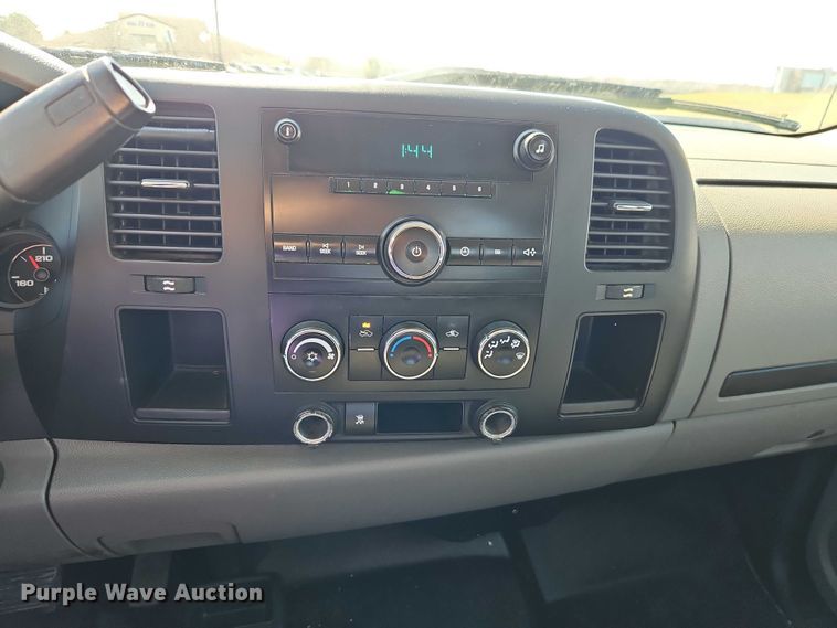 image for item EO7071 2010 Chevrolet Silverado 1500 Ext. Cab pickup truck