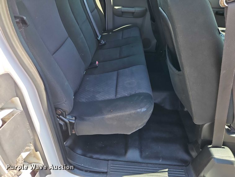 image for item EO7071 2010 Chevrolet Silverado 1500 Ext. Cab pickup truck