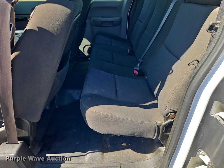 image for item EO7071 2010 Chevrolet Silverado 1500 Ext. Cab pickup truck