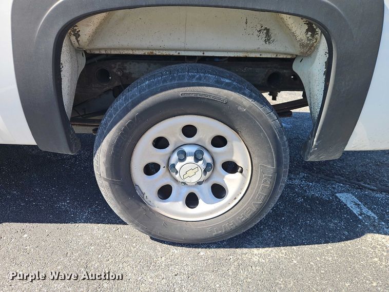 image for item EO7071 2010 Chevrolet Silverado 1500 Ext. Cab pickup truck