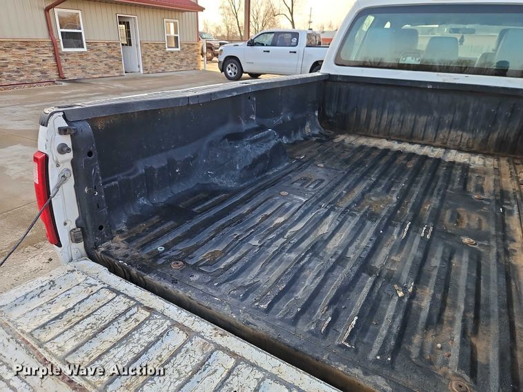 image for item EO7073 2011 Ford F250 Super Duty Crew Cab pickup truck