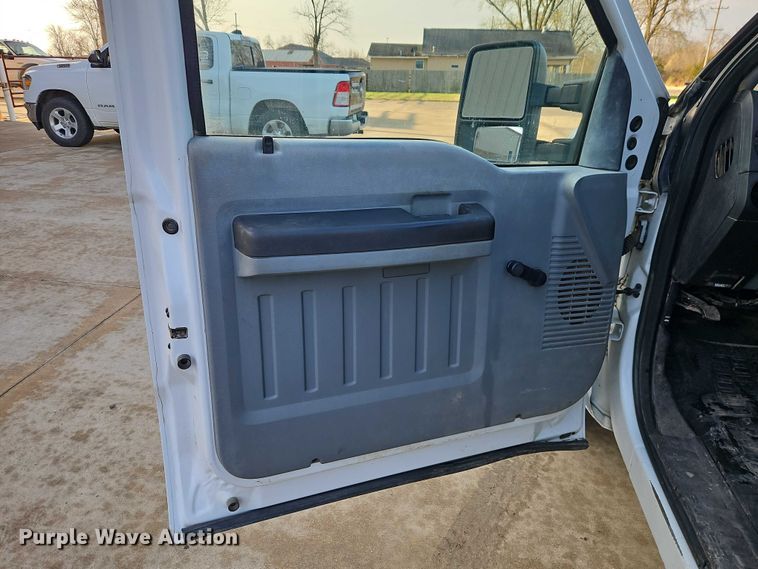 image for item EO7073 2011 Ford F250 Super Duty Crew Cab pickup truck