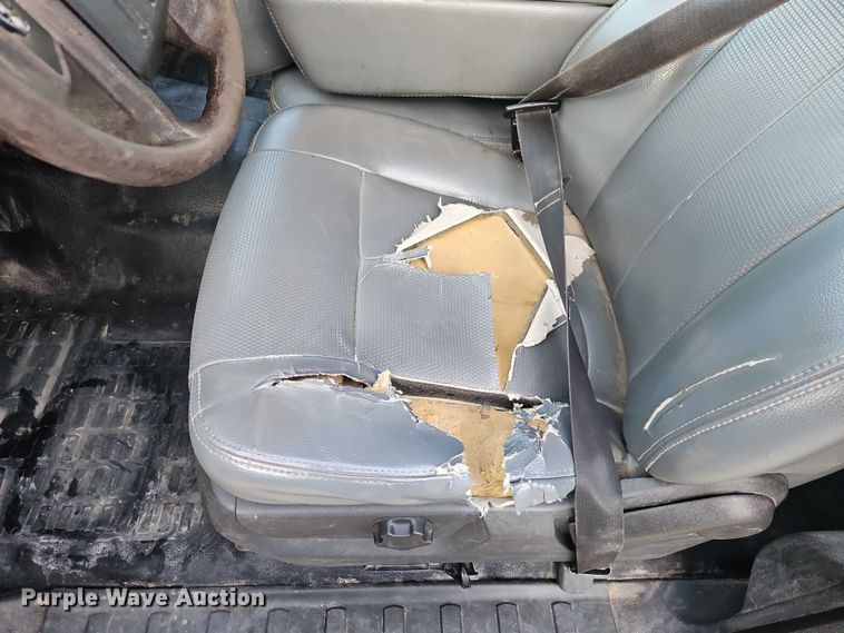 image for item EO7073 2011 Ford F250 Super Duty Crew Cab pickup truck
