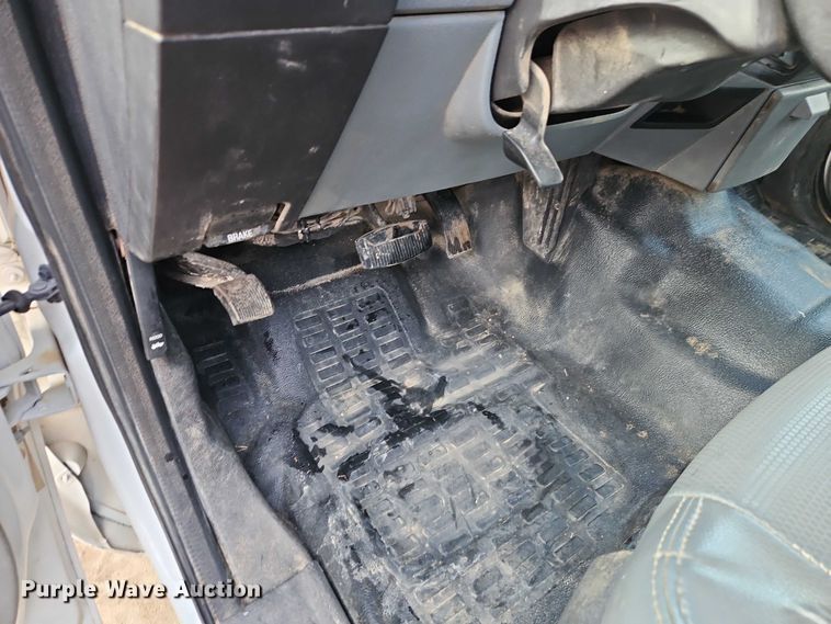 image for item EO7073 2011 Ford F250 Super Duty Crew Cab pickup truck