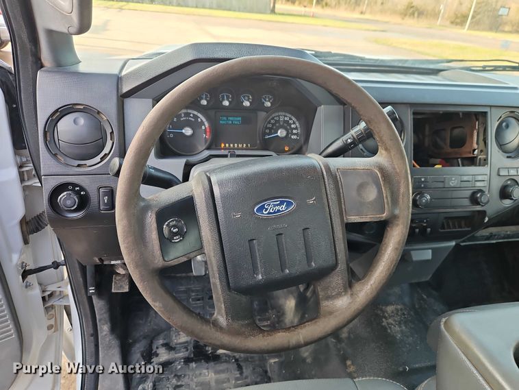 image for item EO7073 2011 Ford F250 Super Duty Crew Cab pickup truck