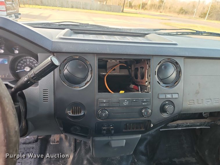 image for item EO7073 2011 Ford F250 Super Duty Crew Cab pickup truck