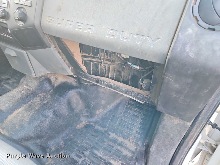 image for item EO7073 2011 Ford F250 Super Duty Crew Cab pickup truck