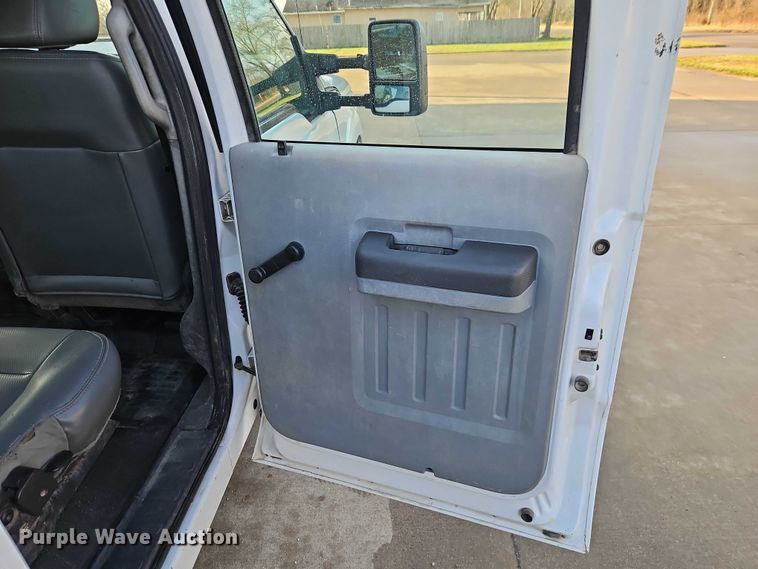 image for item EO7073 2011 Ford F250 Super Duty Crew Cab pickup truck